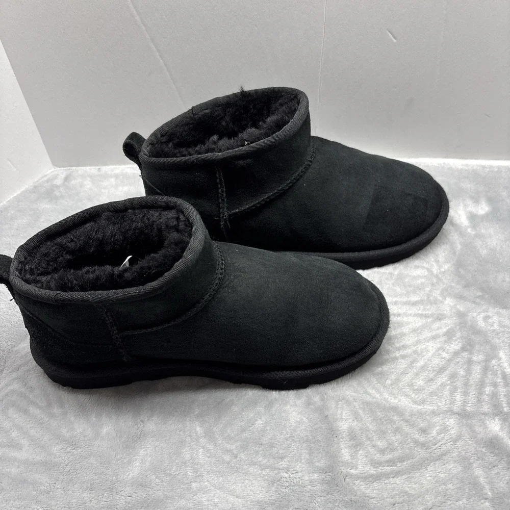 UGG Classic Mini II Women's Boots - Black, US 6